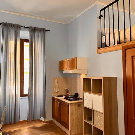 Moonlight Apartment Rom