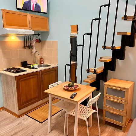 Moonlight Apartment Rom