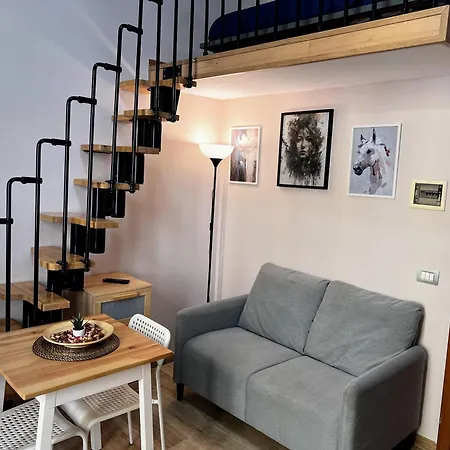 Apartment Moonlight Rom